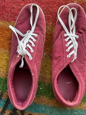 Vans Women's Burgundy Canvas Lace-Up Sneakers with White Laces